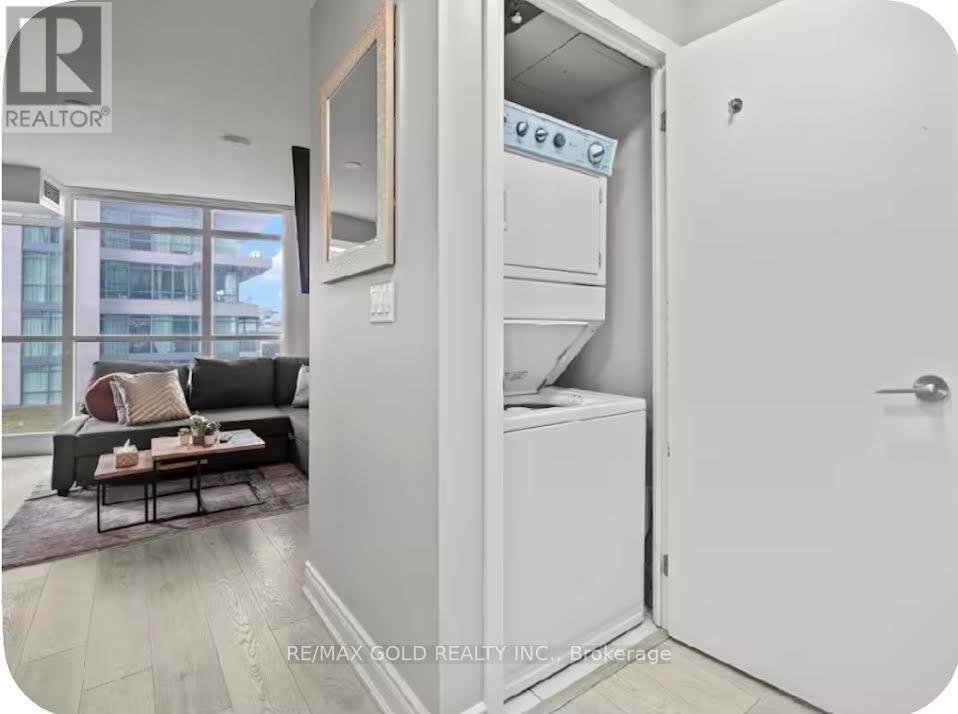 620 - 215 Fort York Boulevard Property Photo 16