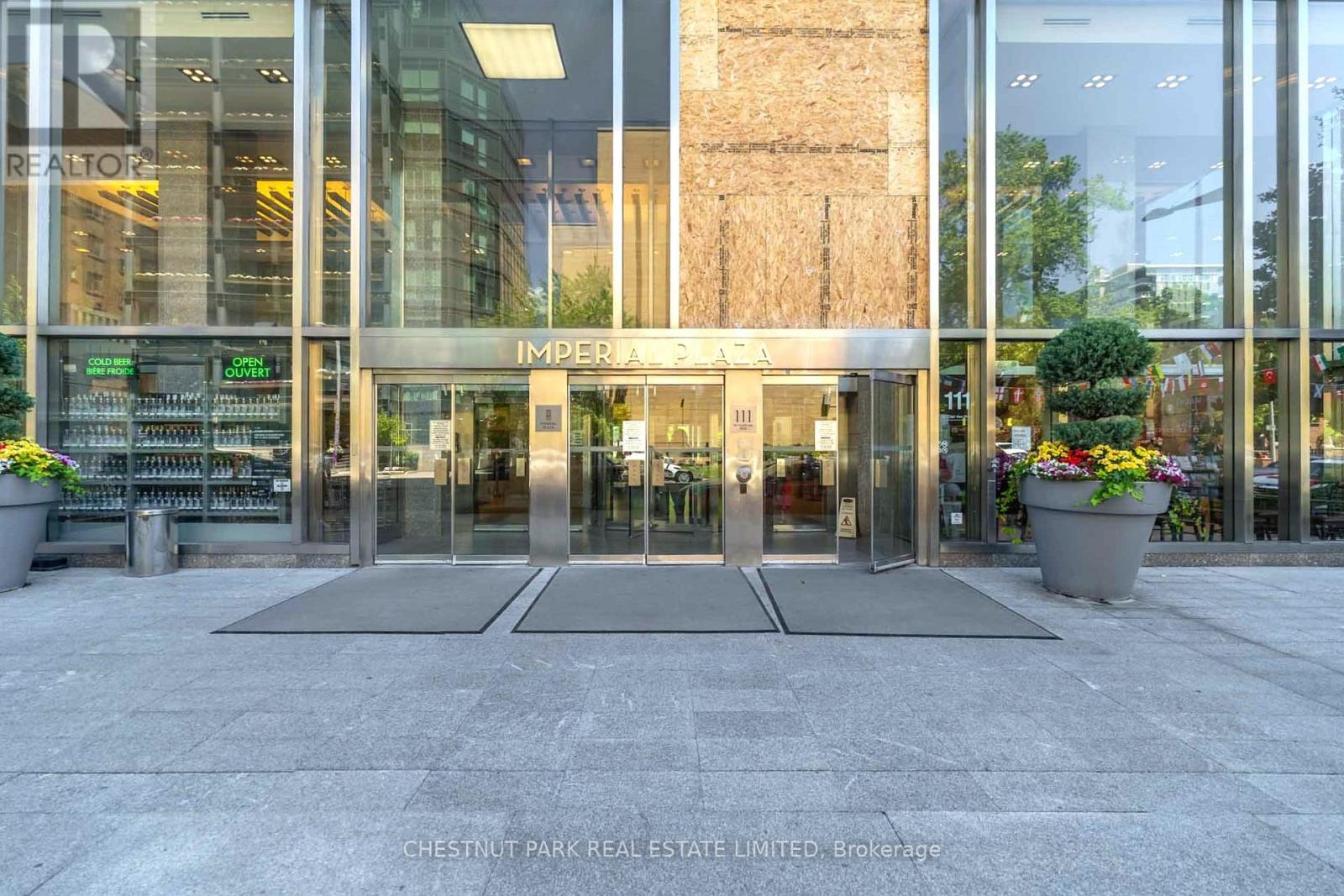 320 - 111 St Clair Avenue W Property Photo 1