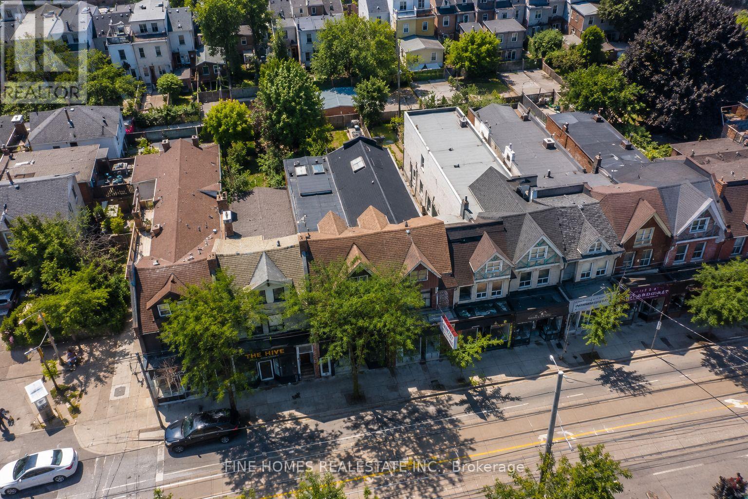 909 Dundas Street W Property Photo 2