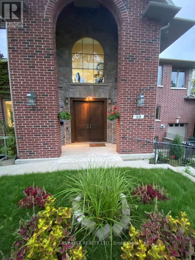 98 Burbank Drive Property Photo 3