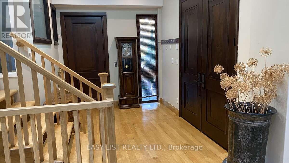 98 Burbank Drive Property Photo 9