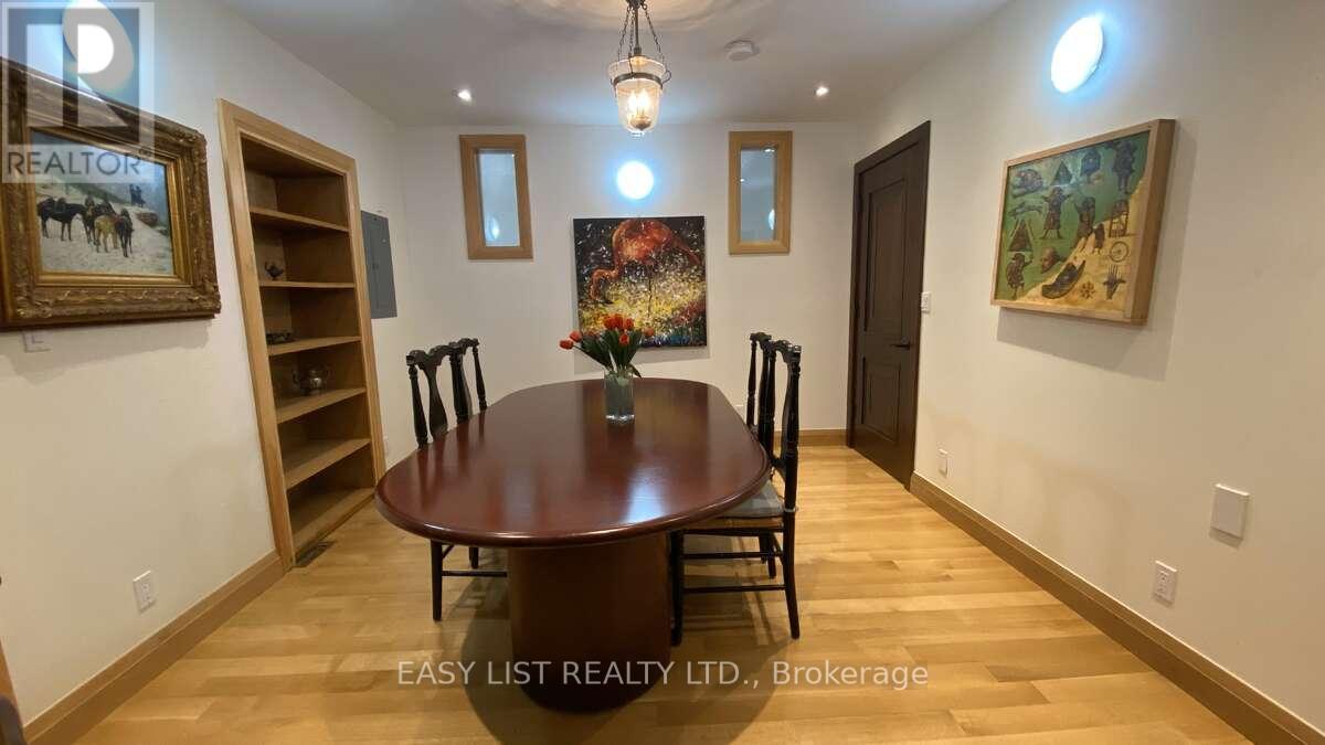 98 Burbank Drive Property Photo 20