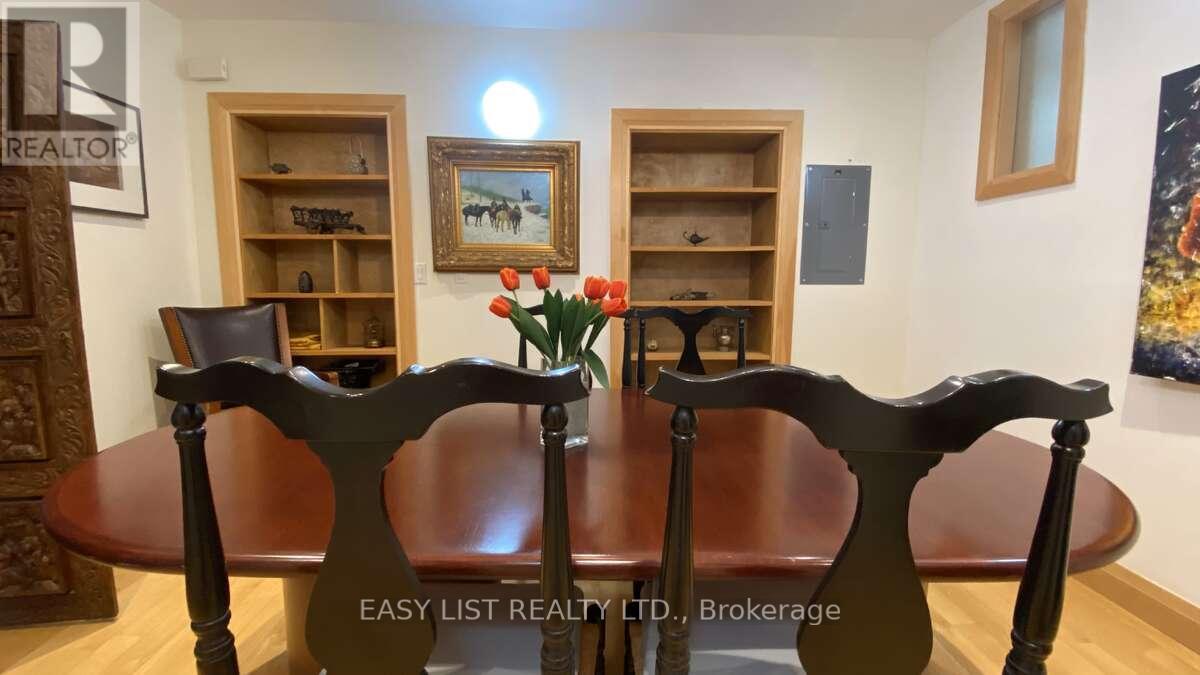 98 Burbank Drive Property Photo 21