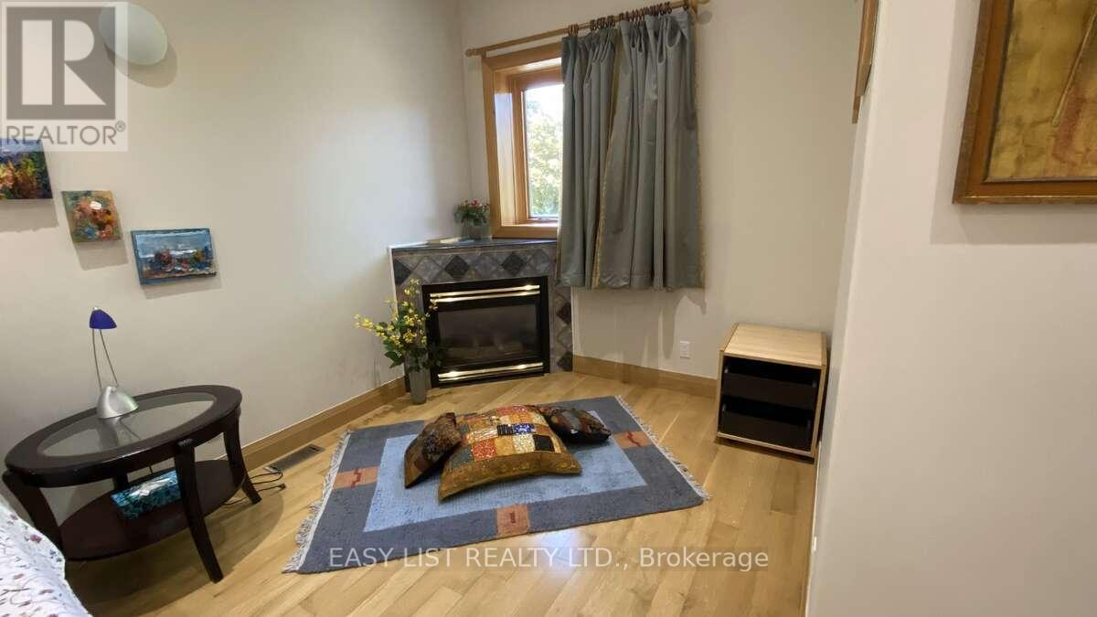 98 Burbank Drive Property Photo 23