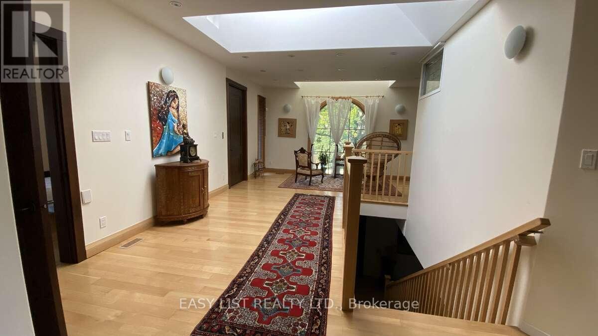 98 Burbank Drive Property Photo 25