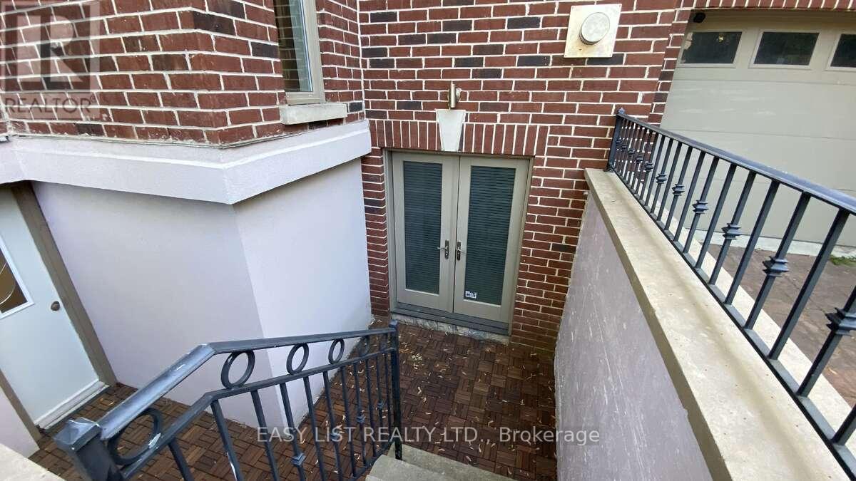 98 Burbank Drive Property Photo 39