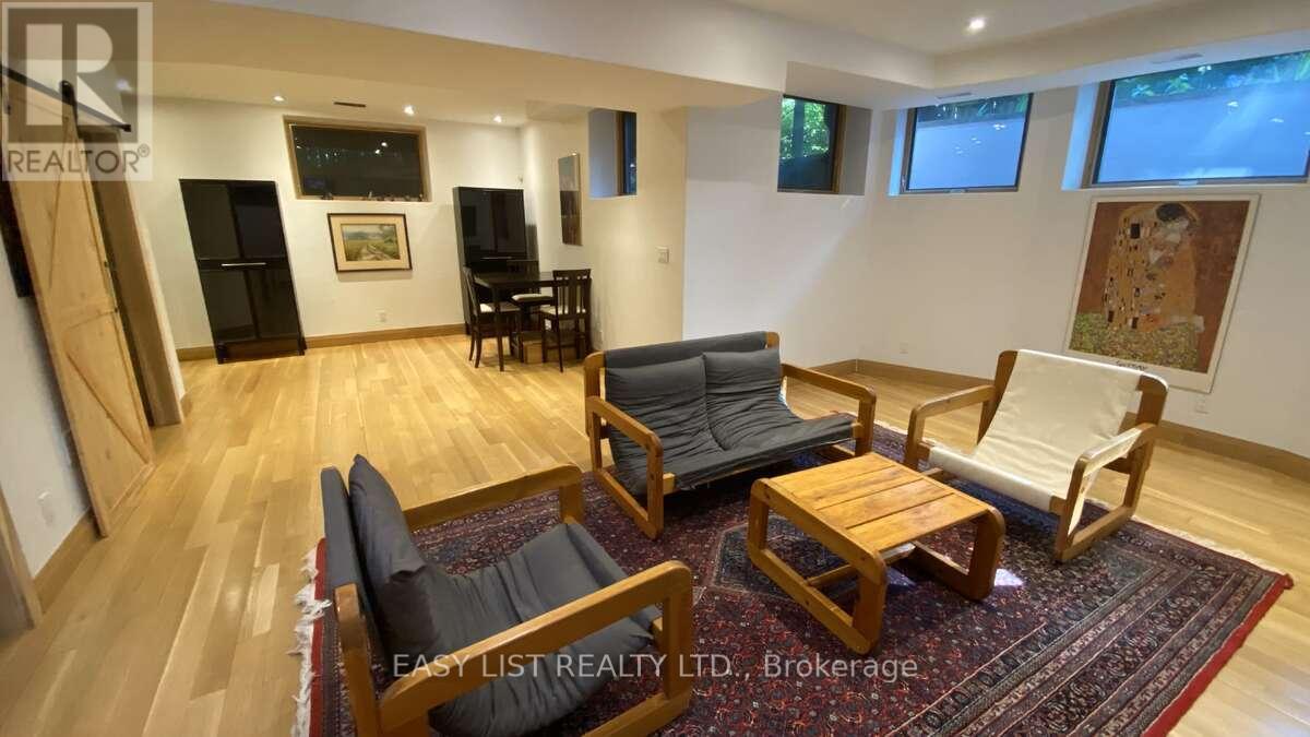 98 Burbank Drive Property Photo 46