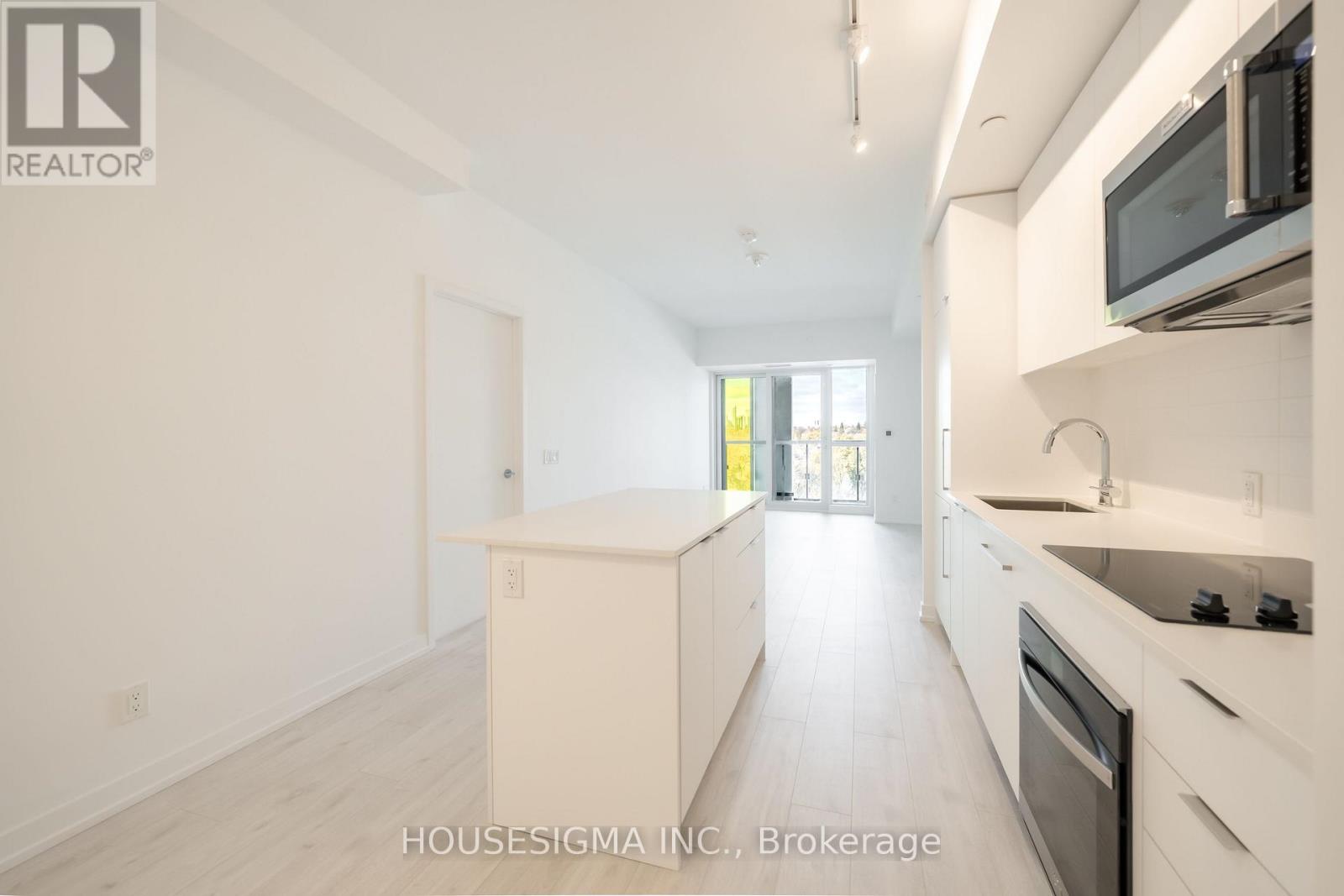 703 - 181 Sheppard Avenue E Property Photo 4