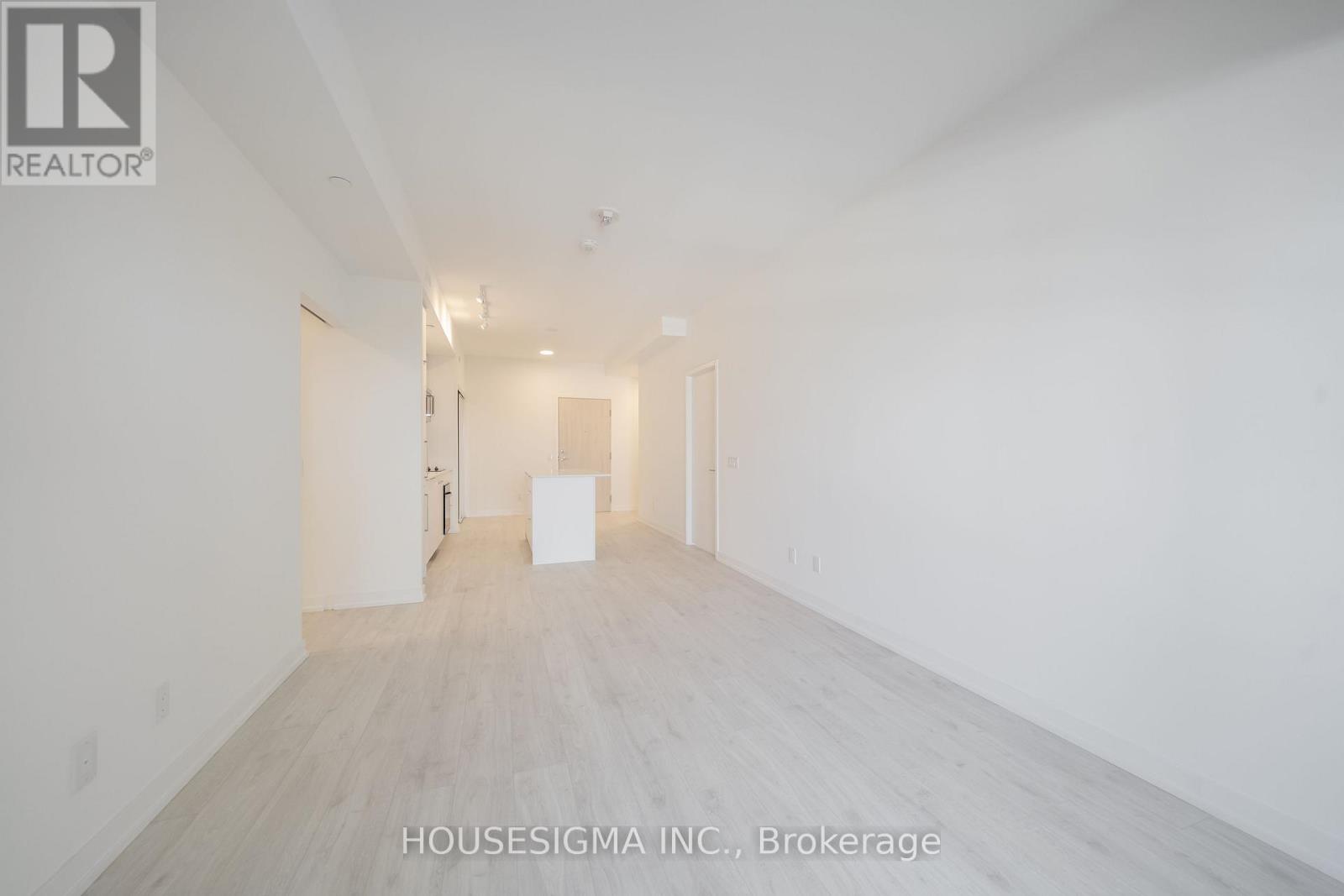 703 - 181 Sheppard Avenue E Property Photo 9