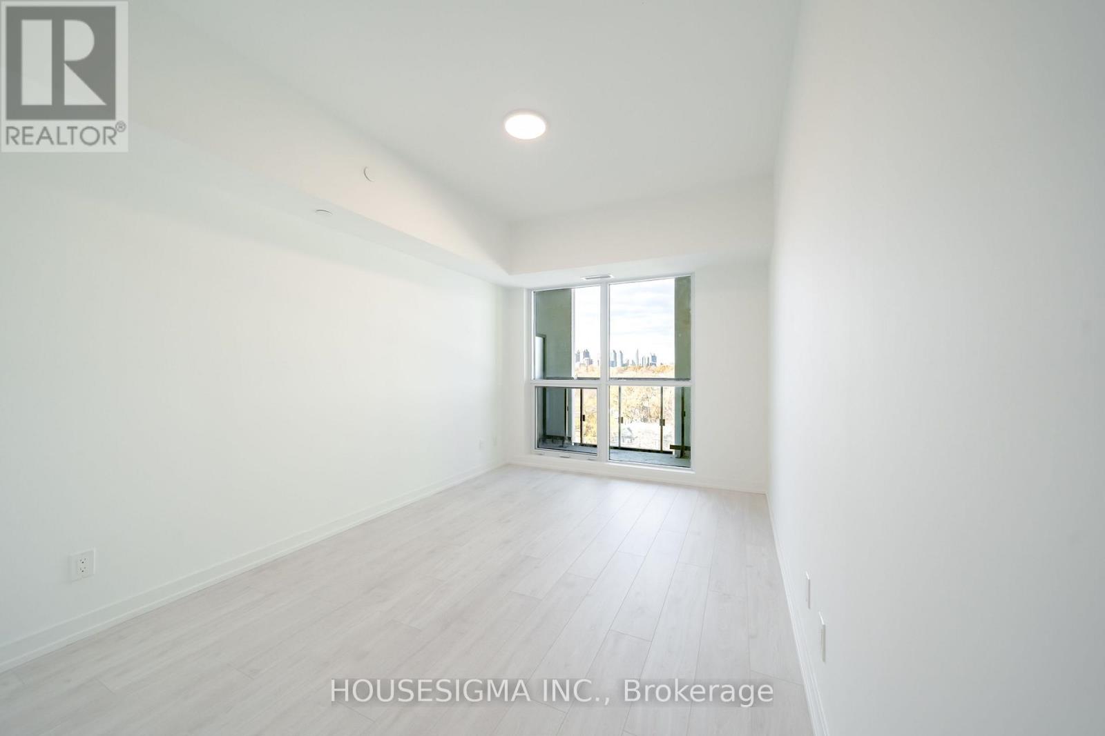 703 - 181 Sheppard Avenue E Property Photo 11