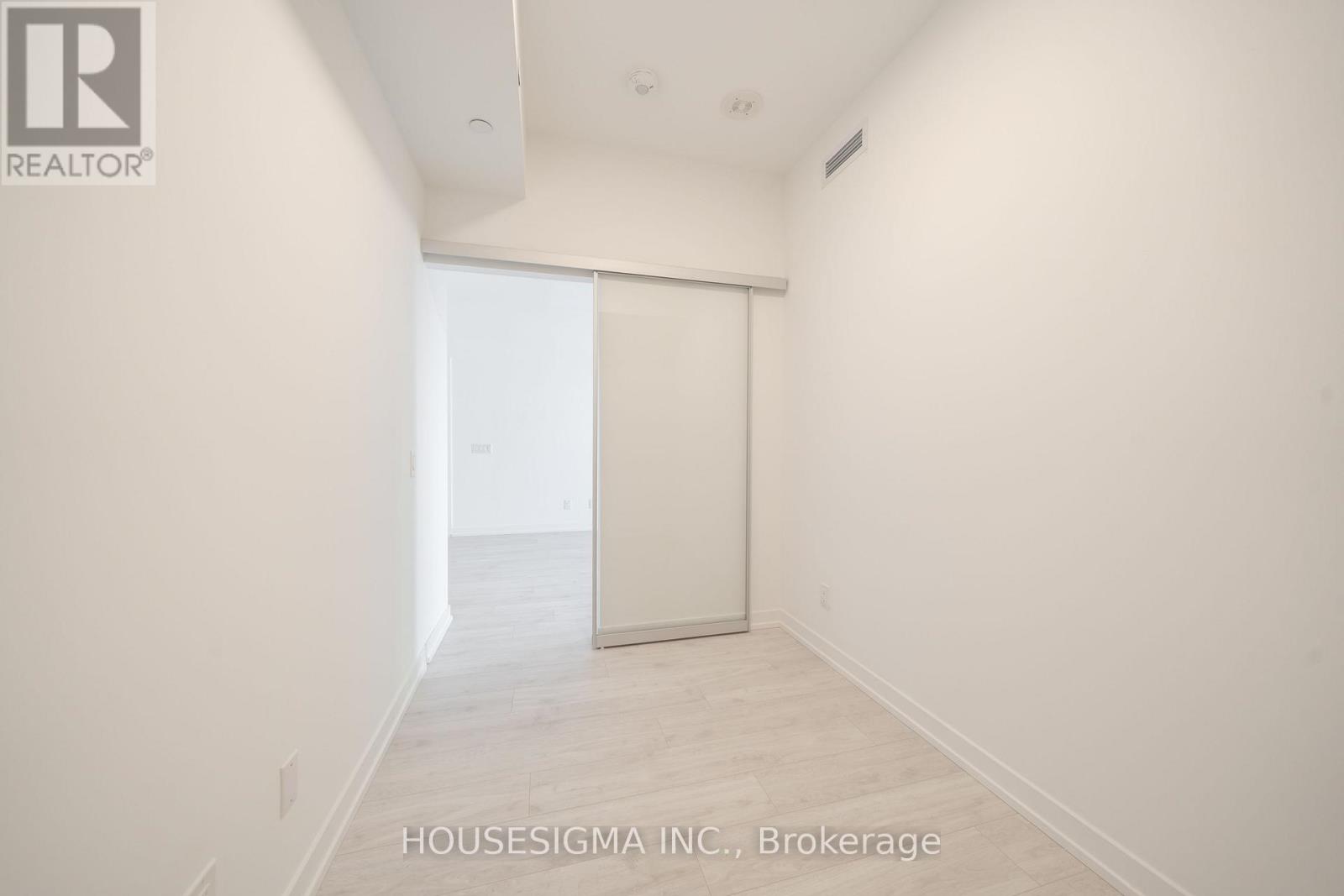 703 - 181 Sheppard Avenue E Property Photo 12