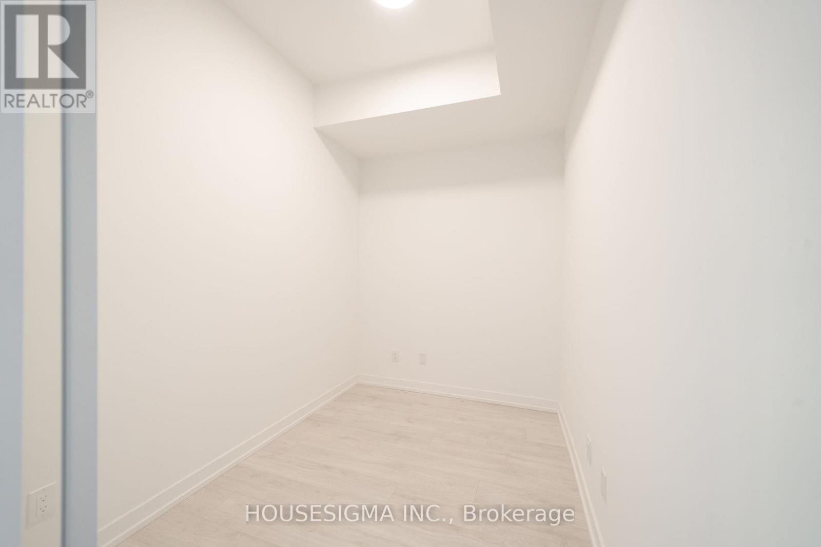 703 - 181 Sheppard Avenue E Property Photo 13