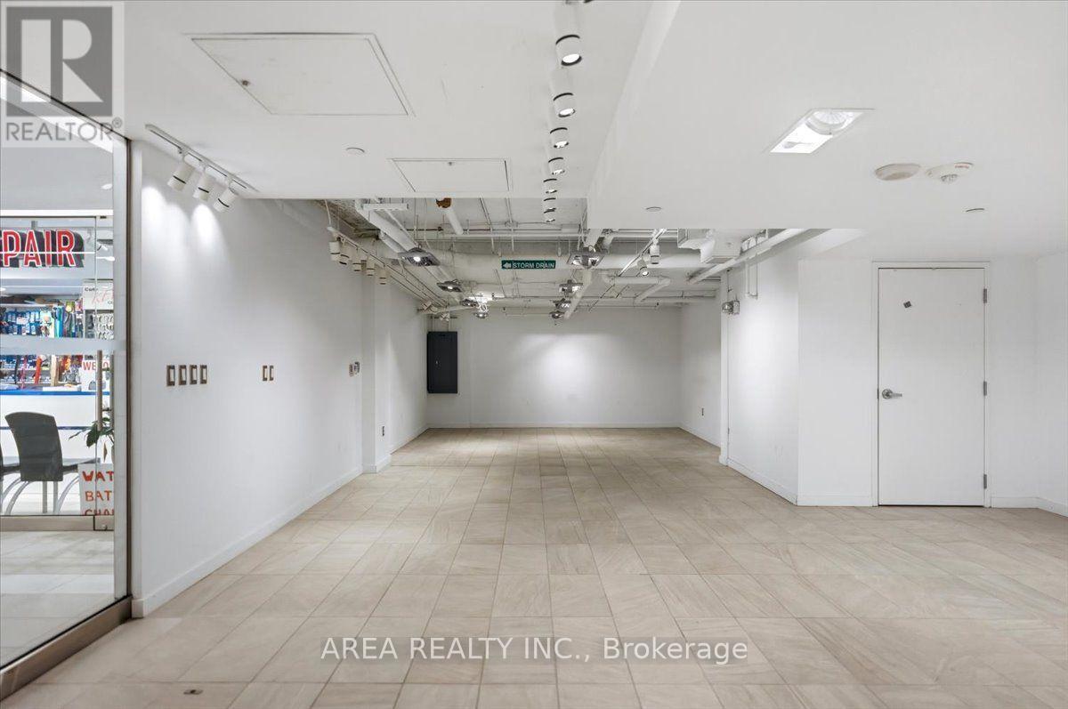 237e - 4841 Yonge Street Property Photo 4