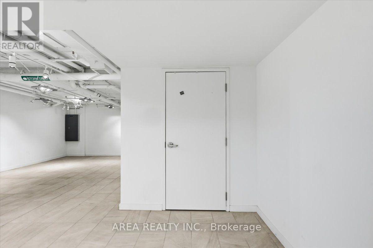 237e - 4841 Yonge Street Property Photo 7