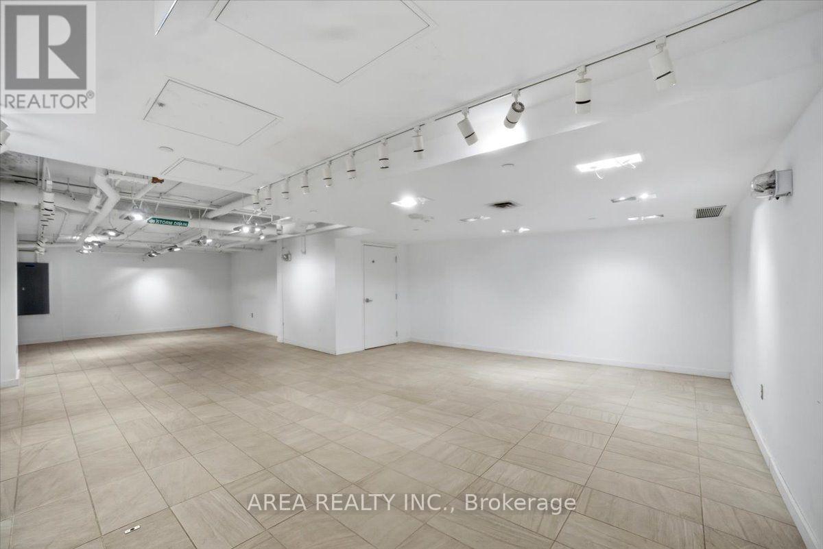 237e - 4841 Yonge Street Property Photo 9