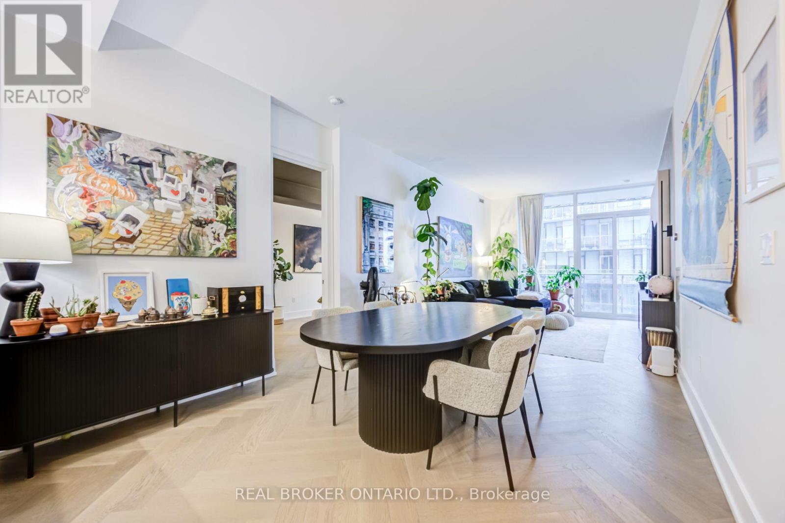 916 - 29 Queens Quay E Property Photo 1