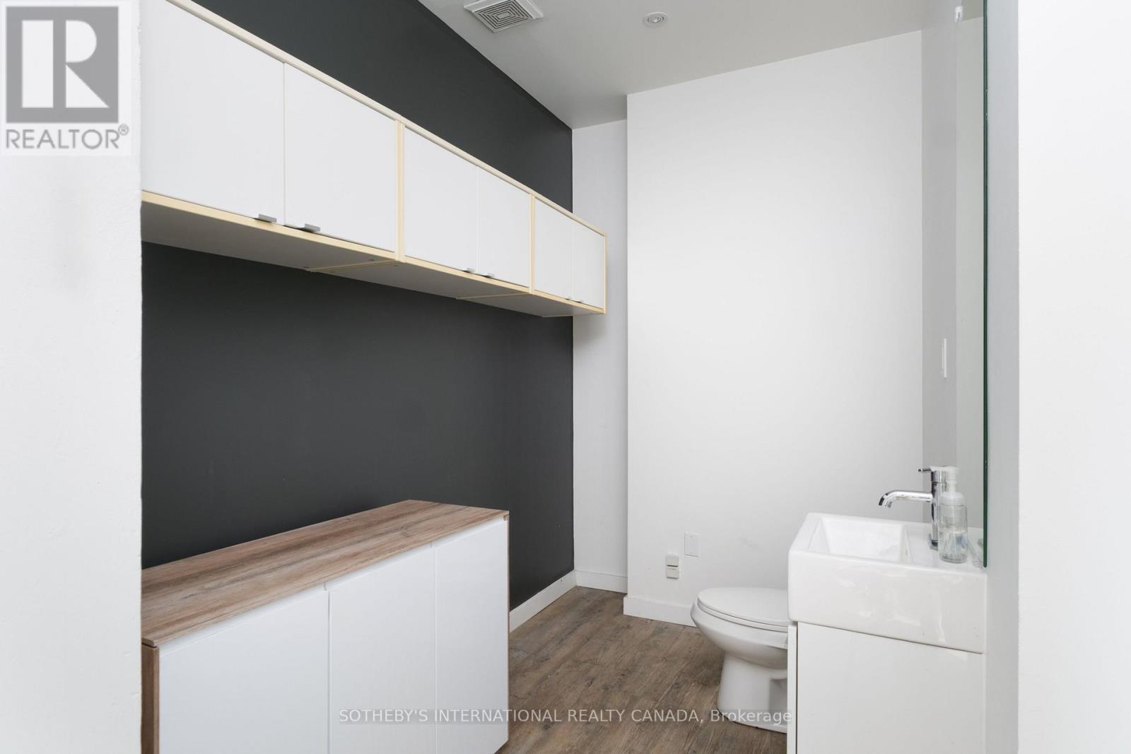 74 Adelaide Street E Property Photo 10