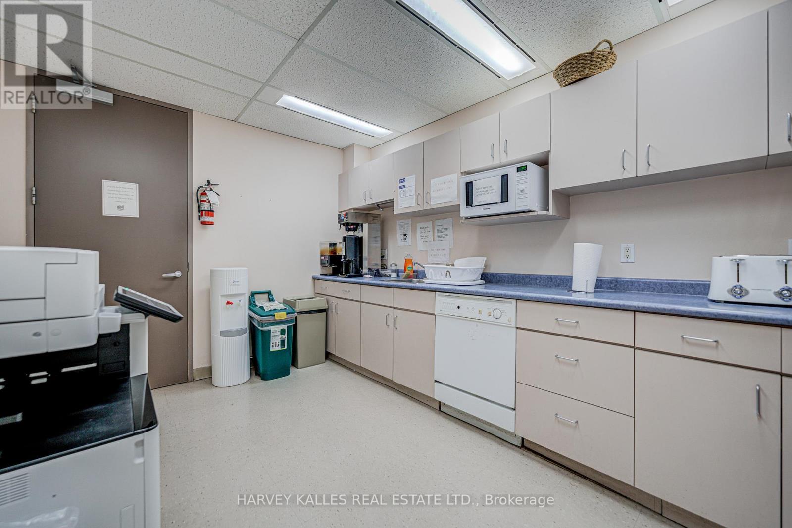 908 - 45 Sheppard Avenue E Property Photo 9
