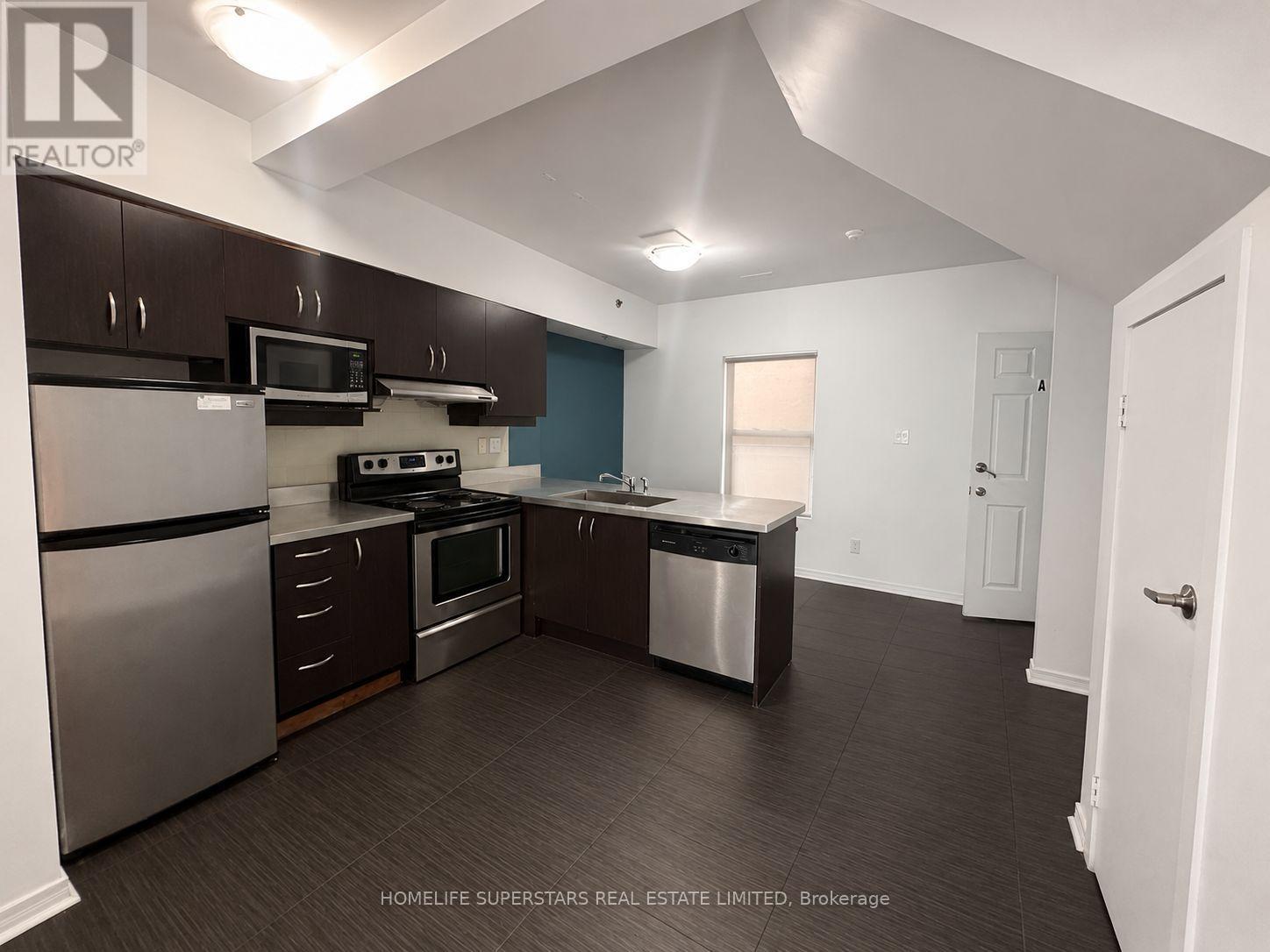 204 - 38 KENSINGTON PLACE Property Photo 1