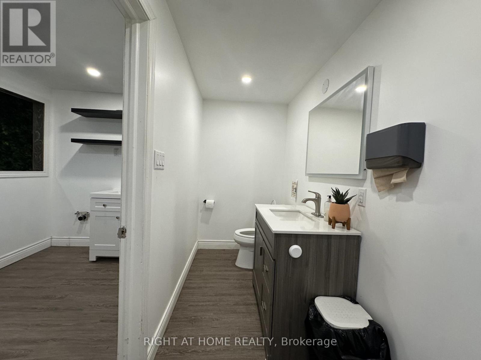 Bsmt - 1639 Eglinton Avenue W Property Photo 8