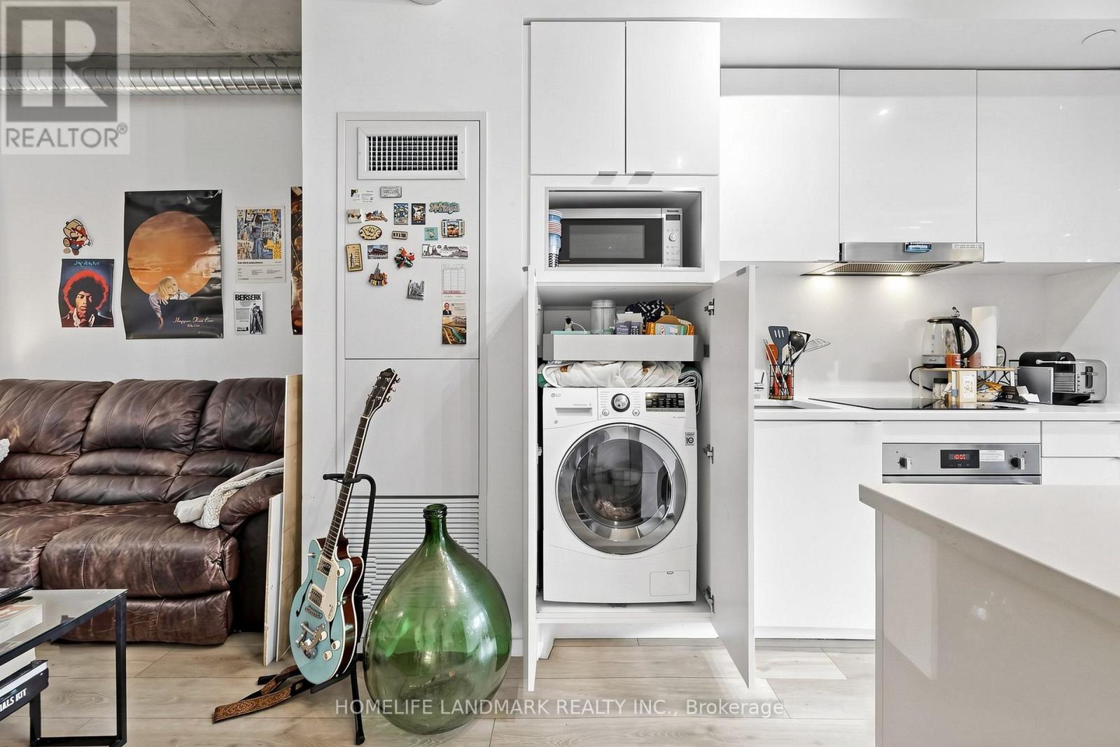 801 - 21 Lawren Harris Square Property Photo 19