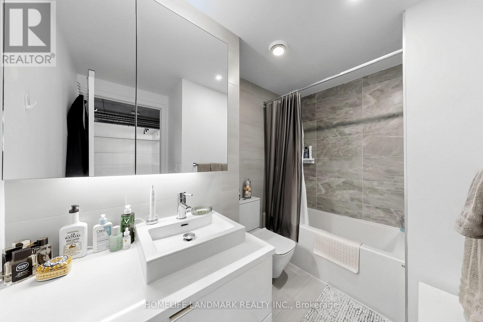 801 - 21 Lawren Harris Square Property Photo 20