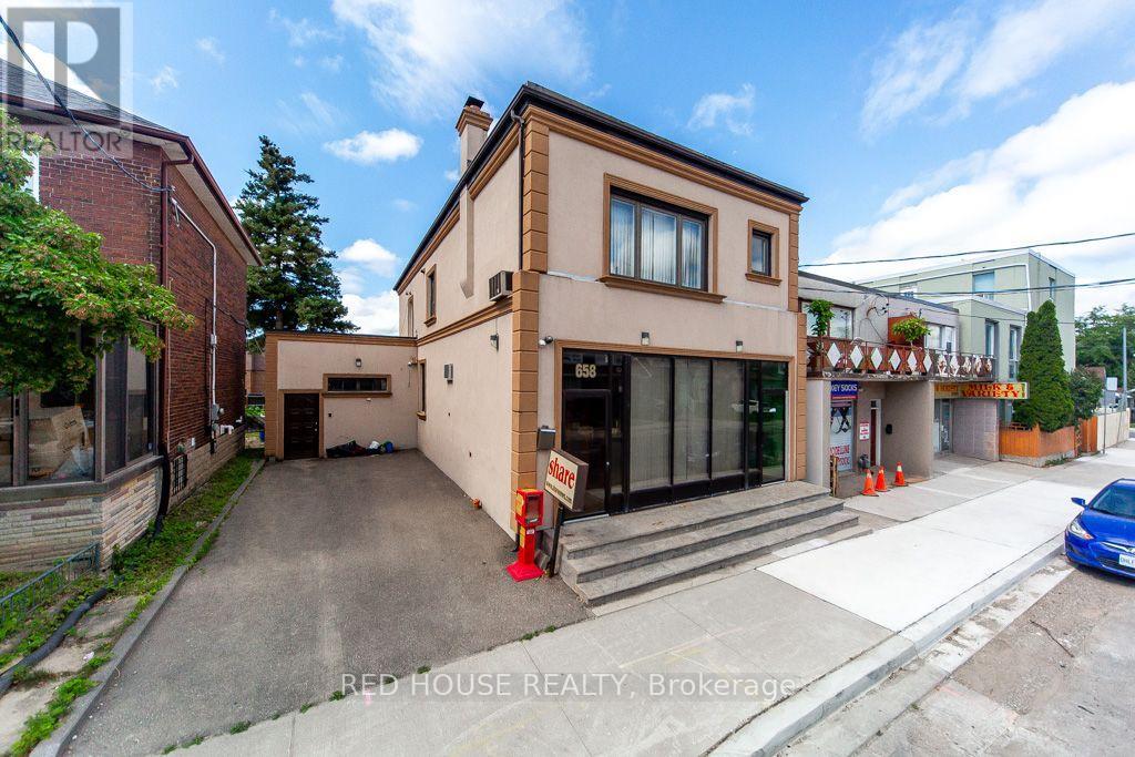 658 Vaughan Road Property Photo 2