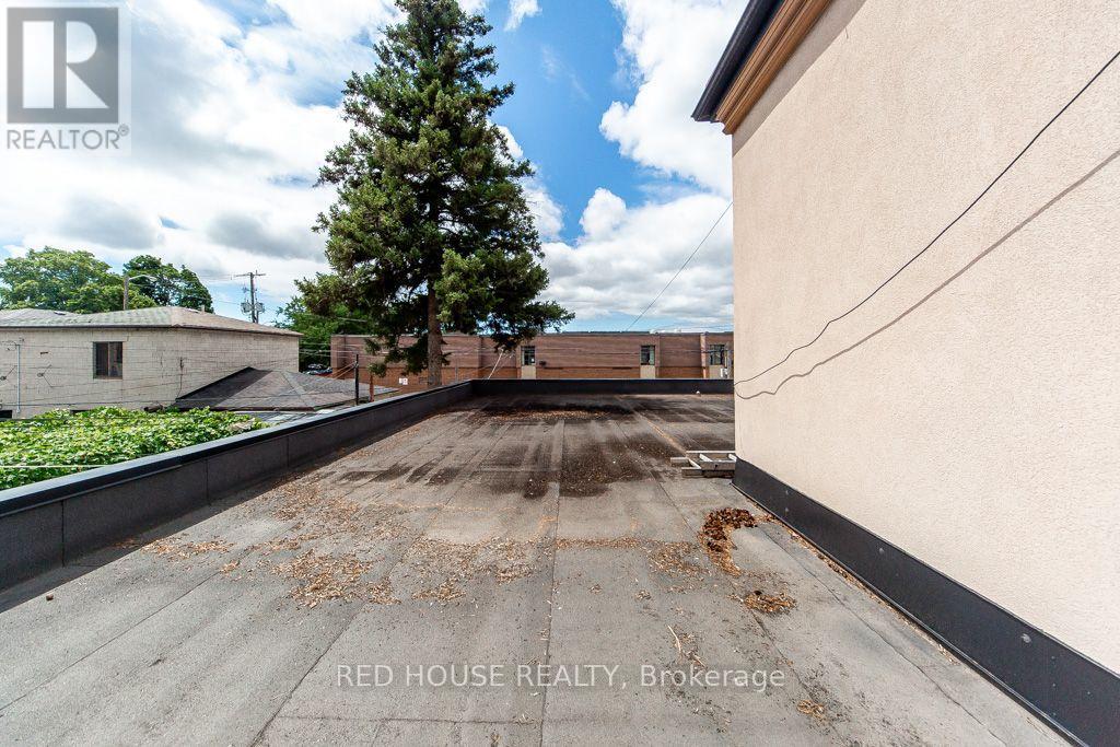 658 Vaughan Road Property Photo 26