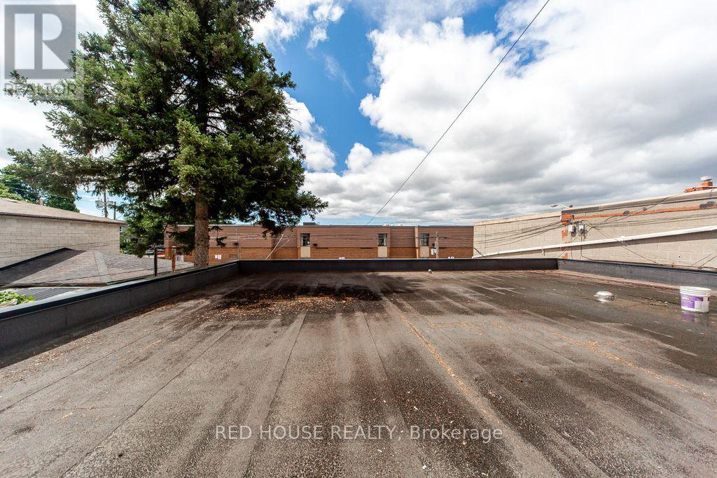 658 Vaughan Road Property Photo 27