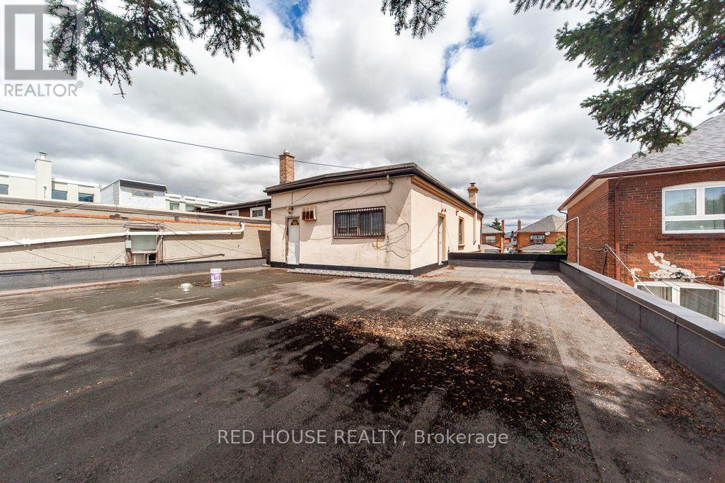 658 Vaughan Road Property Photo 28