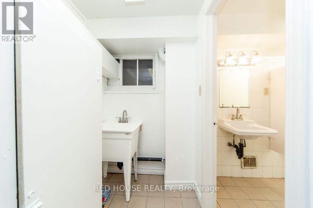658 Vaughan Road Property Photo 34