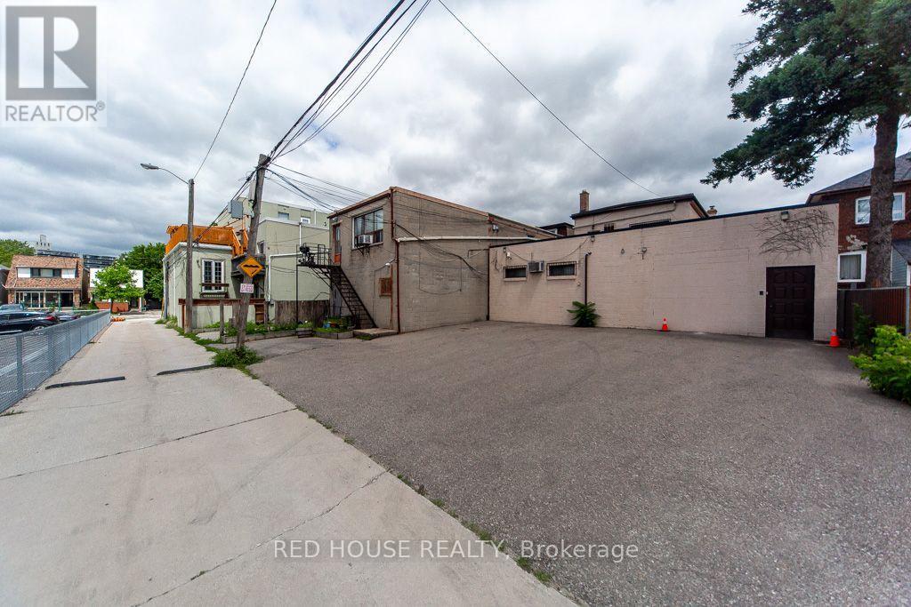 658 Vaughan Road Property Photo 38