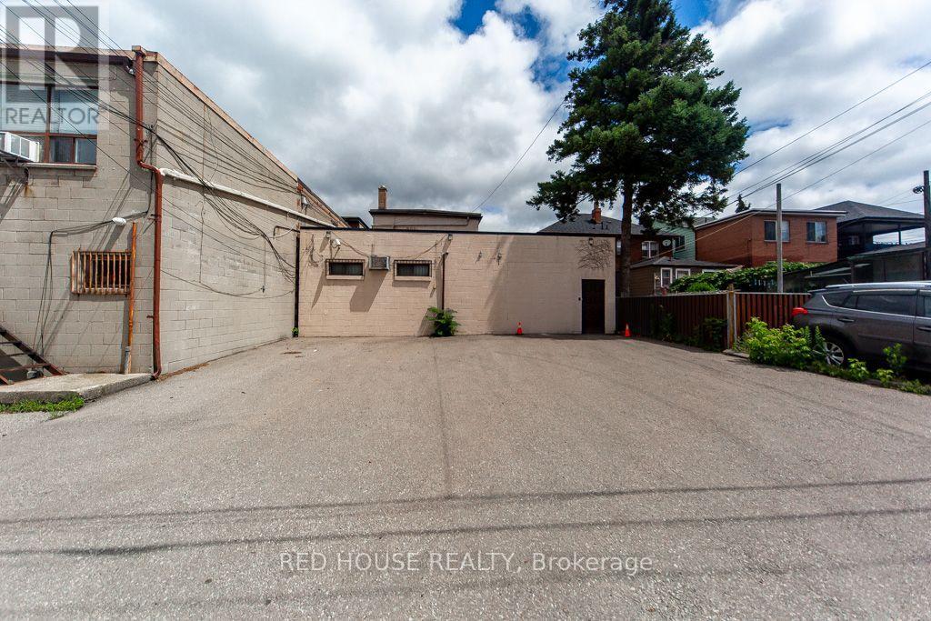 658 Vaughan Road Property Photo 39