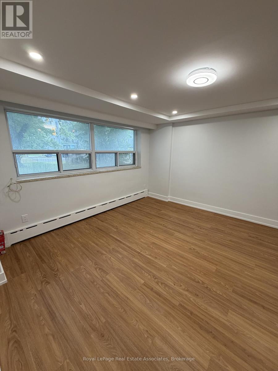 1 - 3877 Bathurst Street Property Photo 2