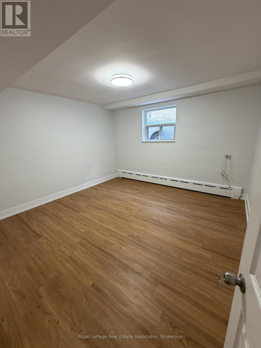 1 - 3877 Bathurst Street Property Photo 4