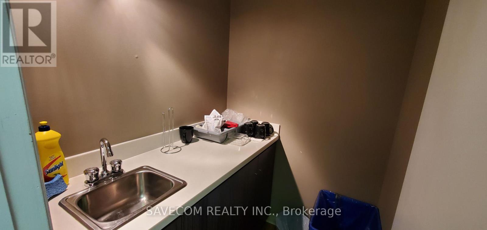 #301 - 332 Sheppard Avenue E Property Photo 5