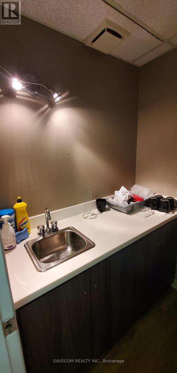 #301 - 332 Sheppard Avenue E Property Photo 6