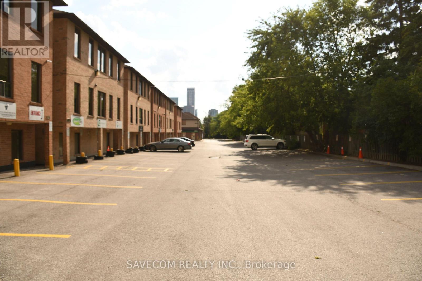 #301 - 332 Sheppard Avenue E Property Photo 10
