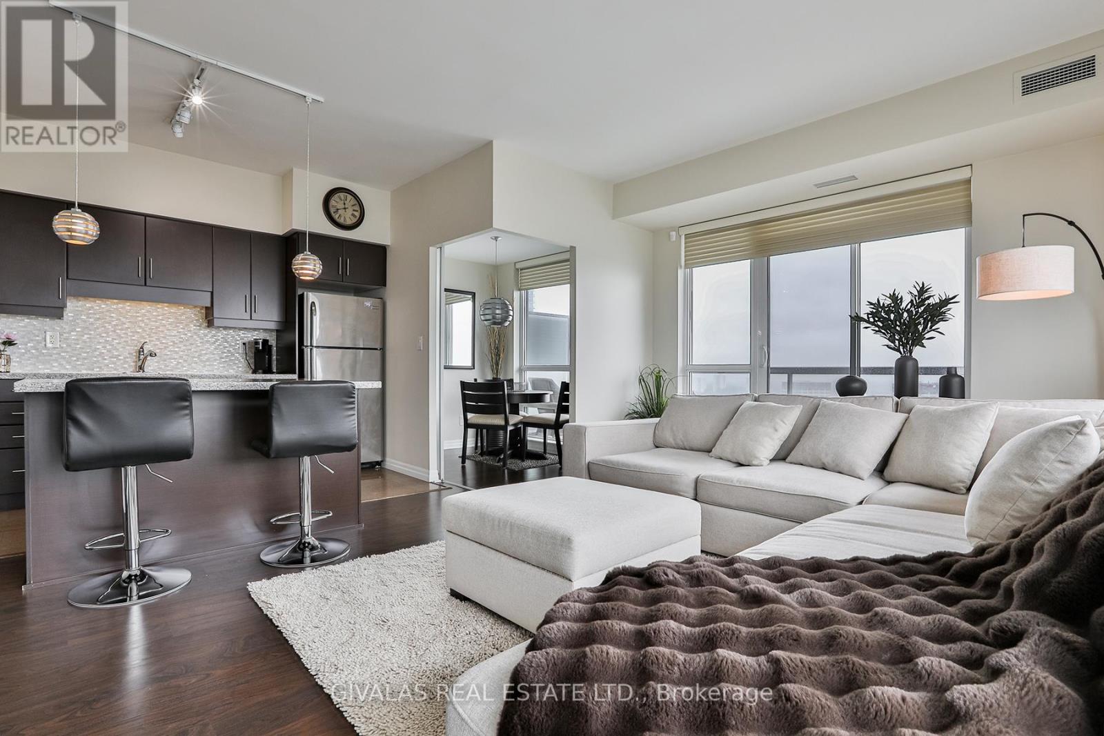 2110 - 30 Herons Hill Way Property Photo 1