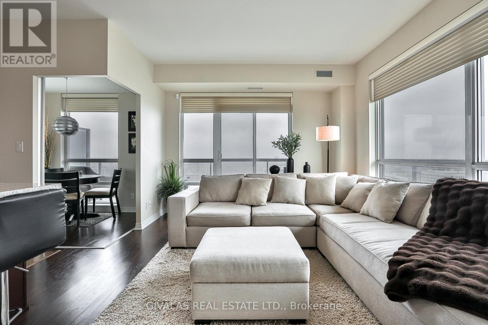 2110 - 30 Herons Hill Way Property Photo 7