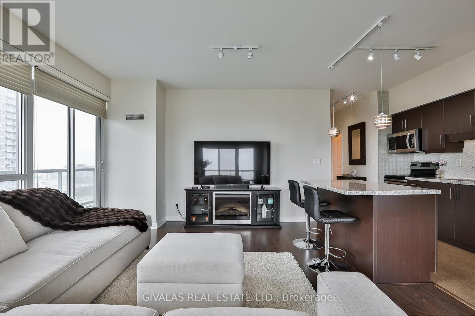 2110 - 30 Herons Hill Way Property Photo 10