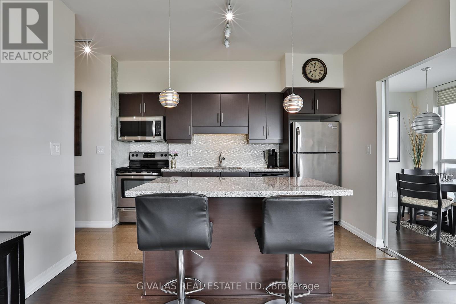 2110 - 30 Herons Hill Way Property Photo 12