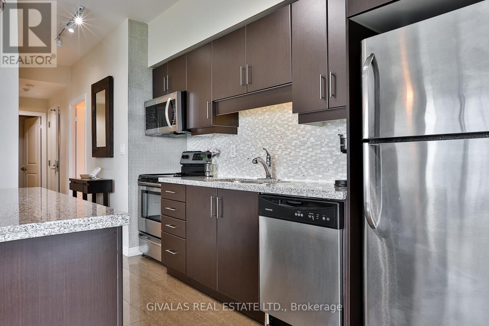 2110 - 30 Herons Hill Way Property Photo 14