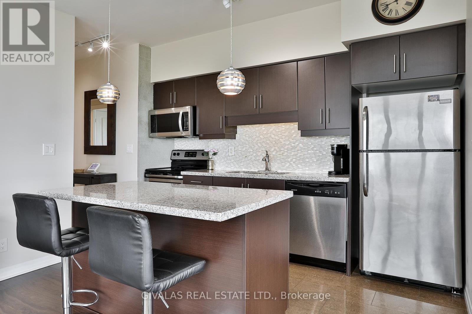 2110 - 30 Herons Hill Way Property Photo 15