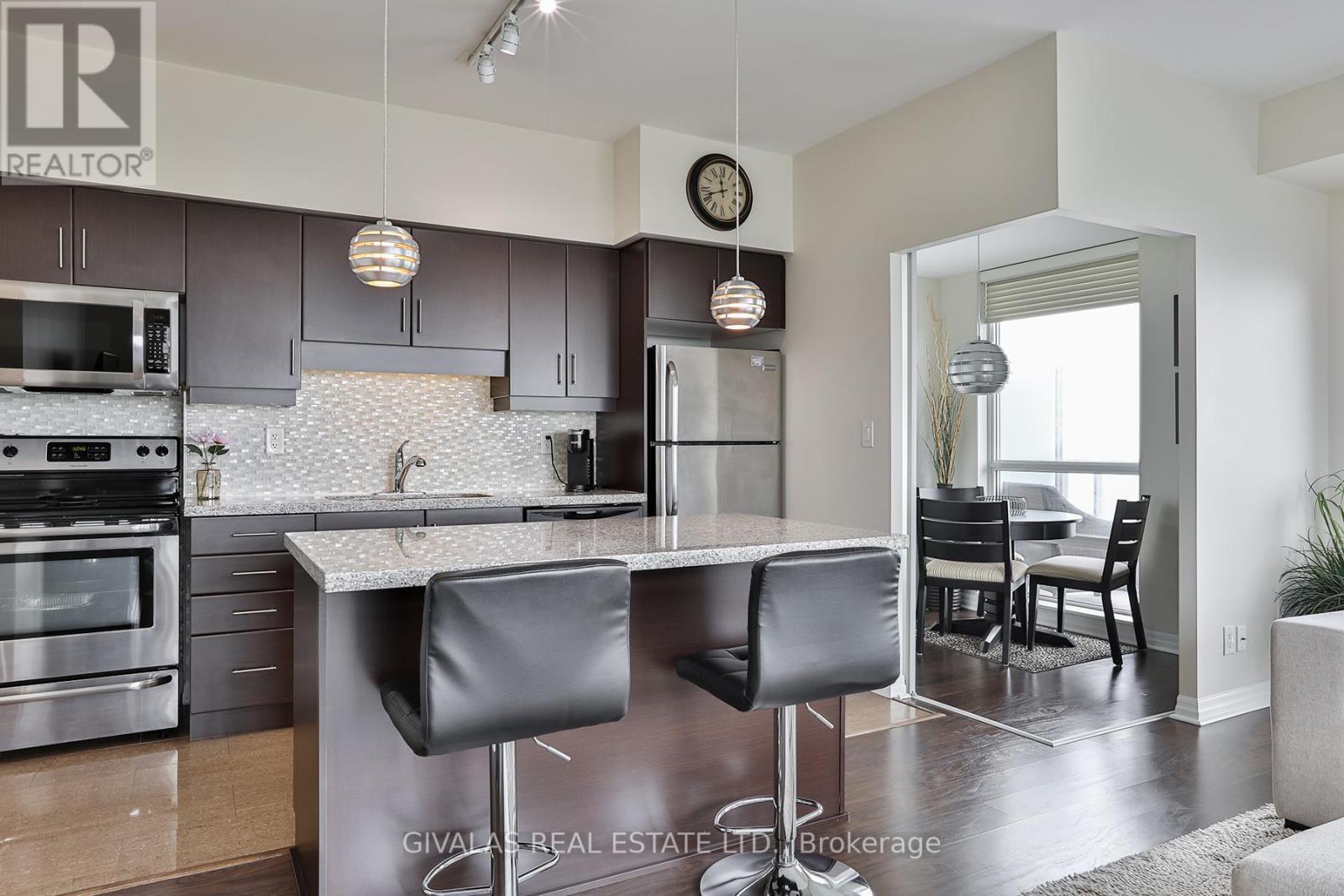 2110 - 30 Herons Hill Way Property Photo 16
