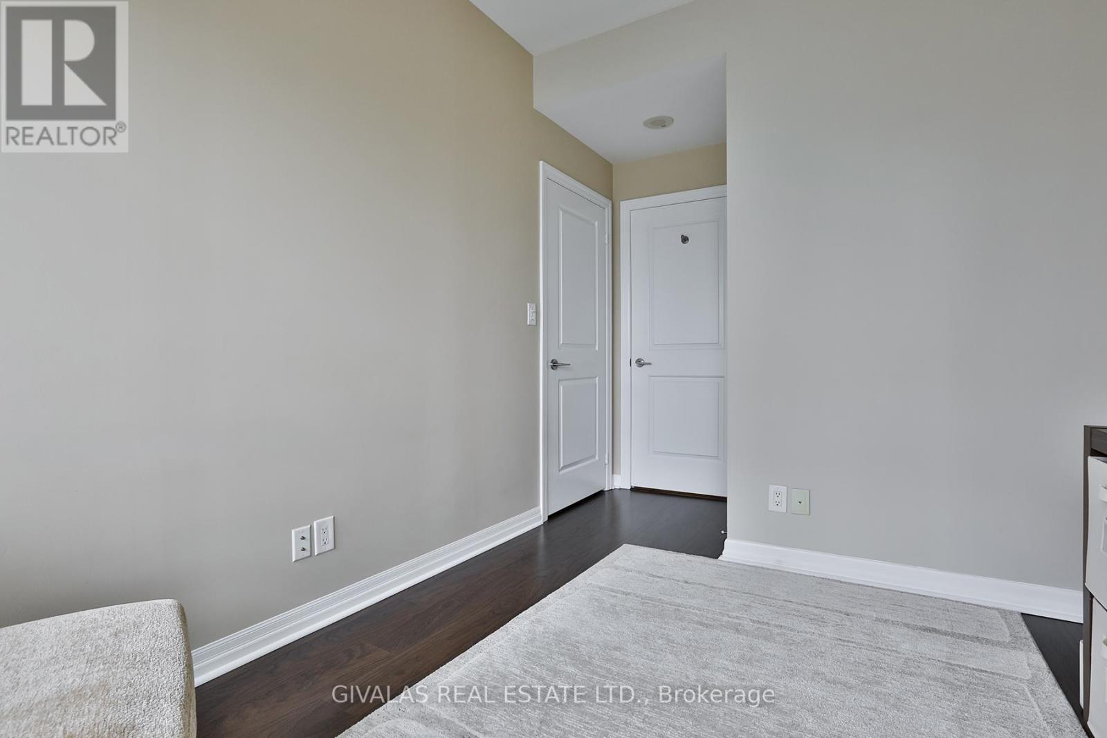 2110 - 30 Herons Hill Way Property Photo 20