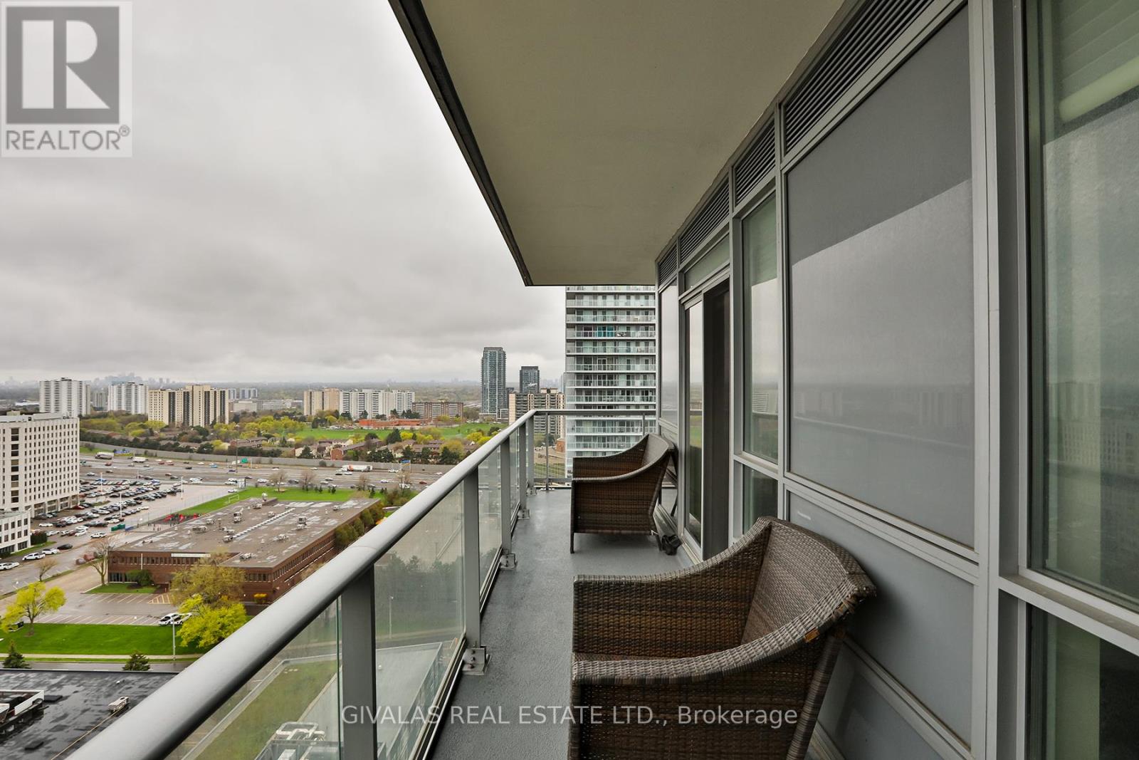 2110 - 30 Herons Hill Way Property Photo 32