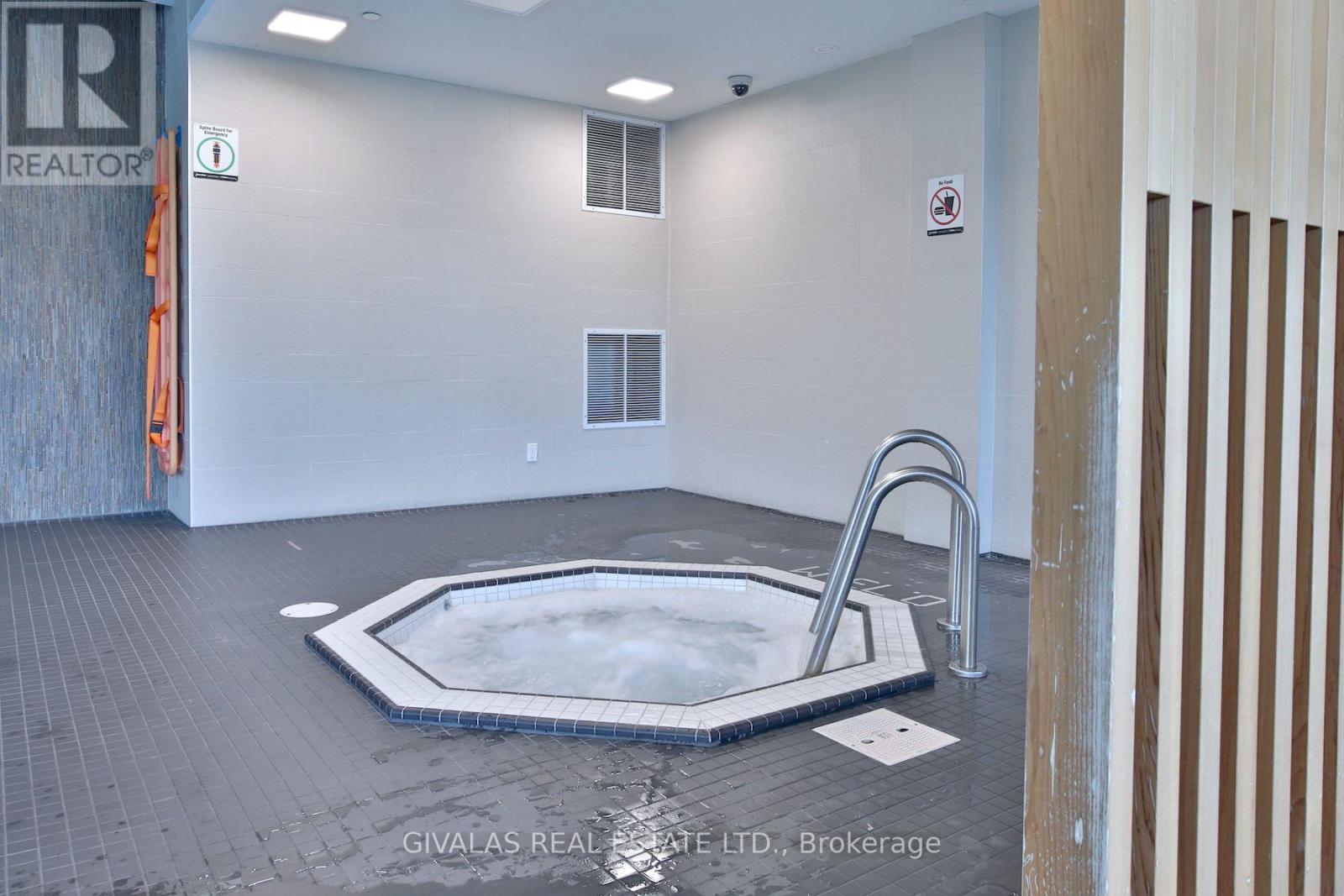 2110 - 30 Herons Hill Way Property Photo 41