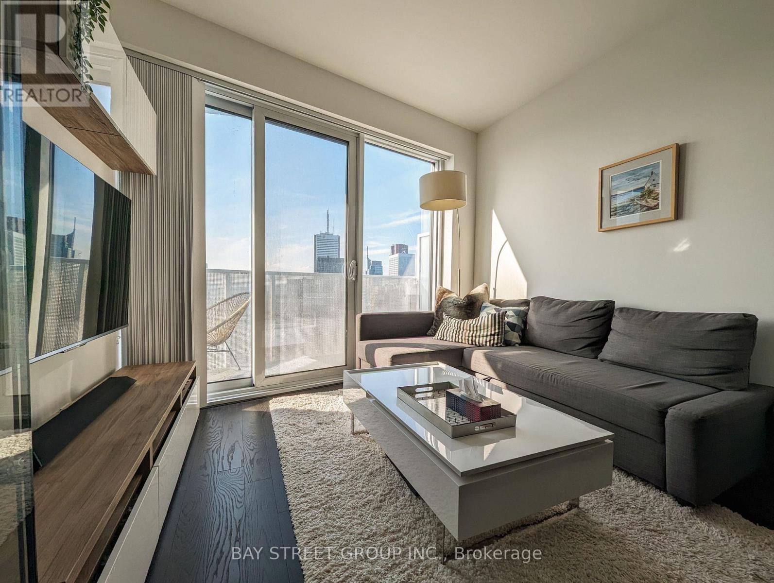 6103 - 100 Harbour Street Property Photo 1