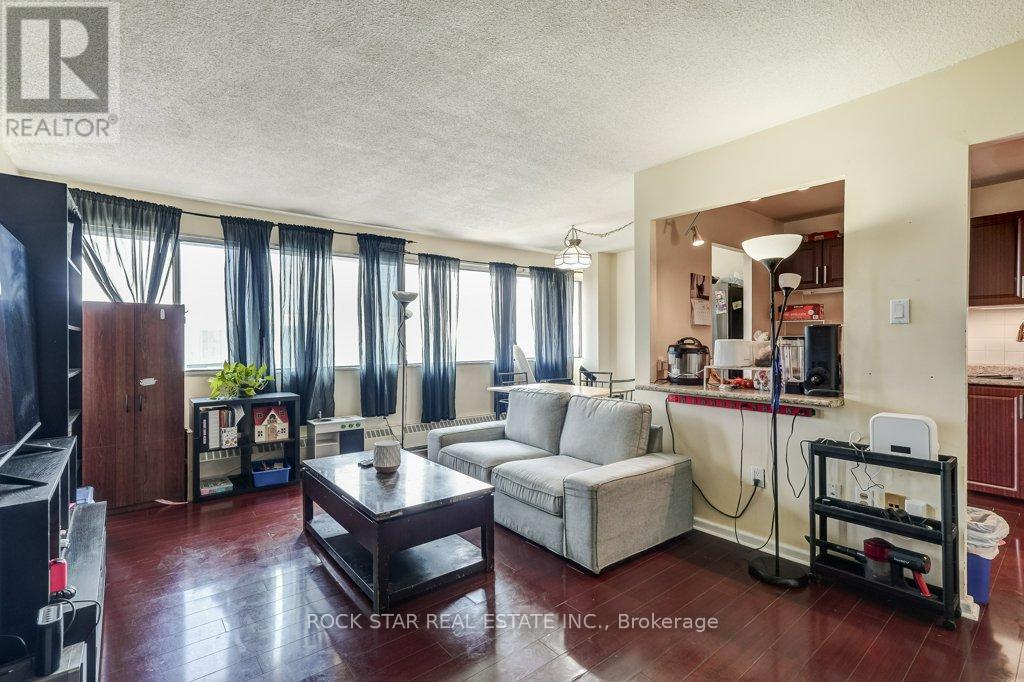 1711 - 10 Sunny Glenway Property Photo 7